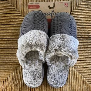 Dearfoam Memory Foam Slippers (women’s XL)